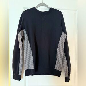 Alo Yoga crewneck sweatshirt. Size Medium.